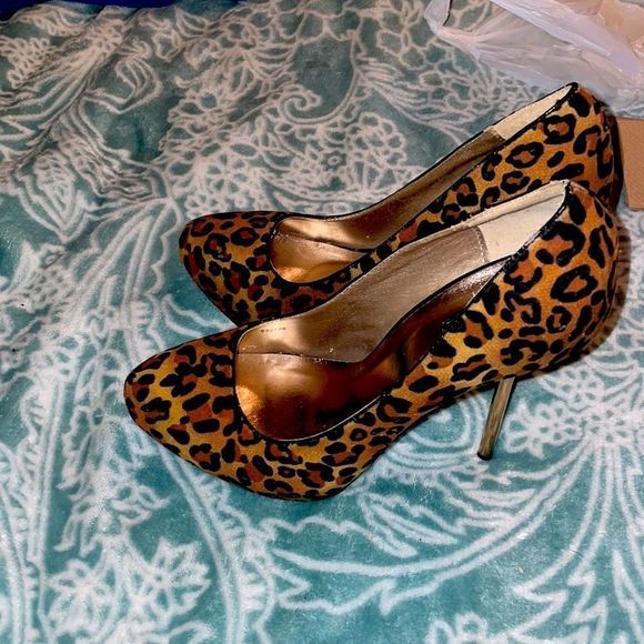 Charlotte Russe Heels 4.5 Inch Size 8.5 Cheetah Leopard Print Platform. - Picture 2 of 3